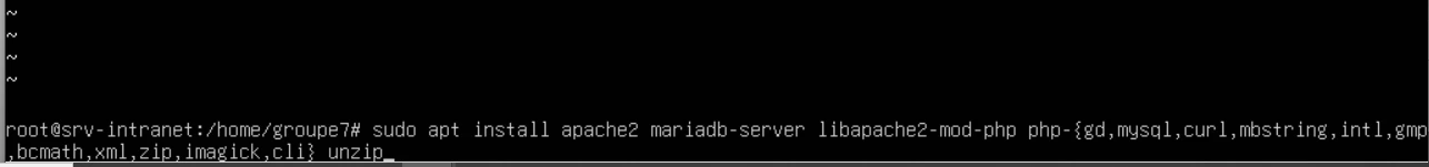 Commande apt install listant apache2, mariadb-server et les modules PHP.