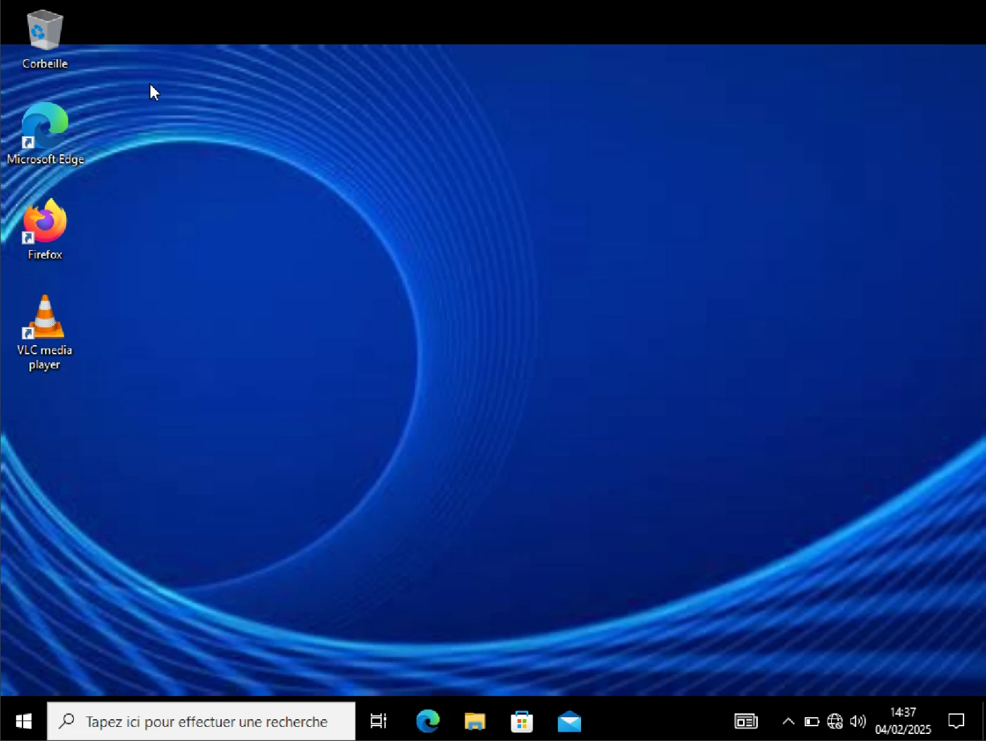 Bureau du poste client avec le fond d'écran imposé et les icônes de Firefox et VLC.